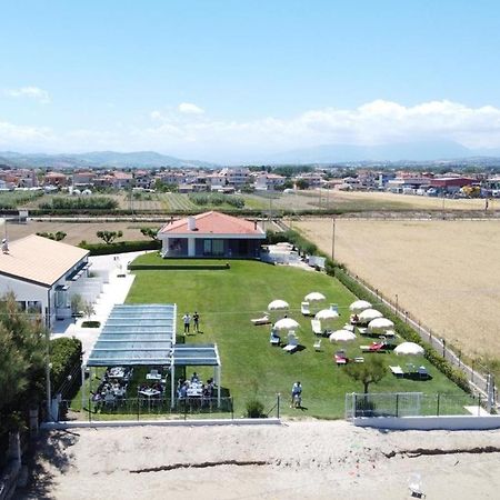 Agriturismo Frontemare Джулианова Екстериор снимка