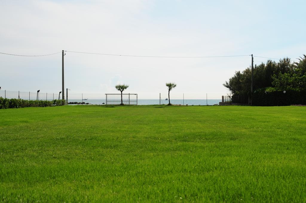 Agriturismo Frontemare Джулианова Екстериор снимка