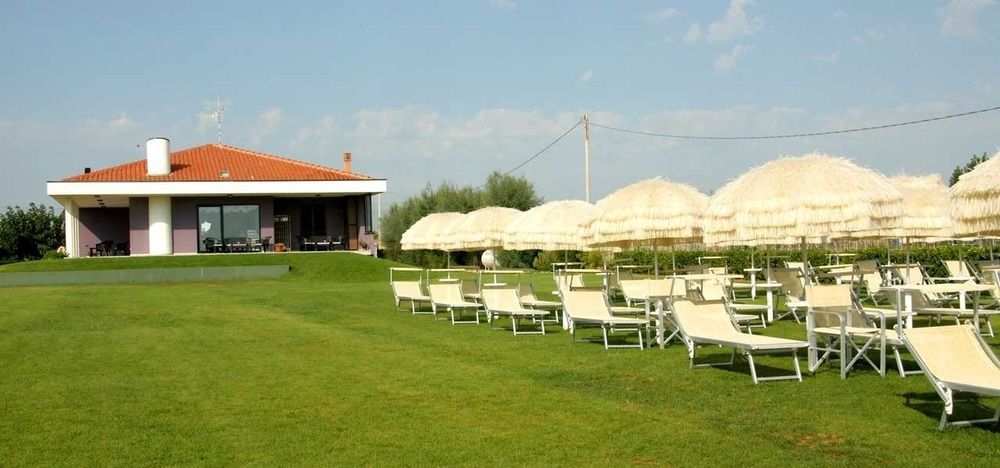 Agriturismo Frontemare Джулианова Екстериор снимка