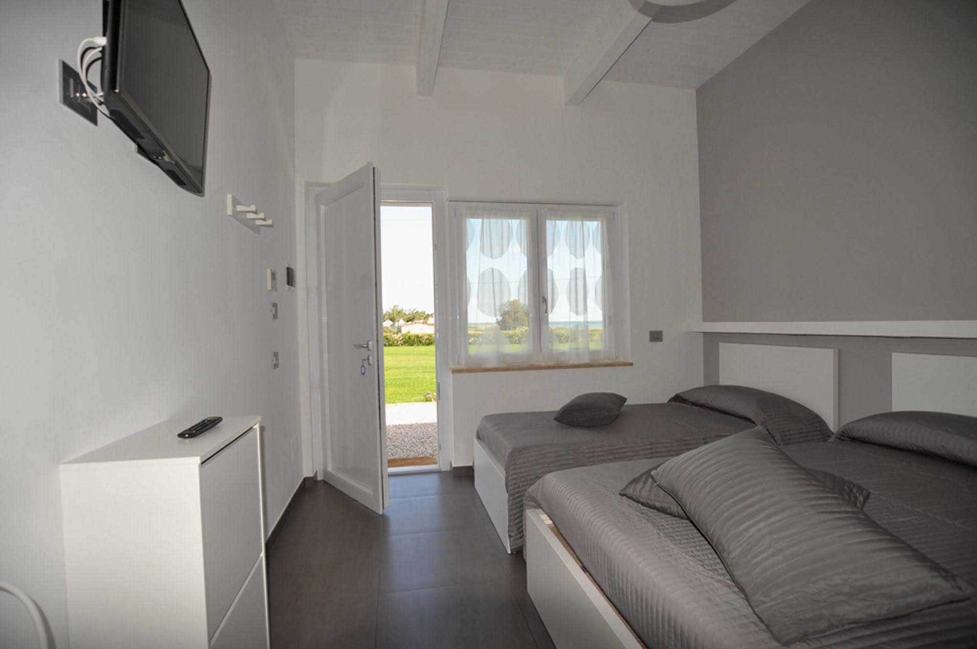 Agriturismo Frontemare Джулианова Екстериор снимка